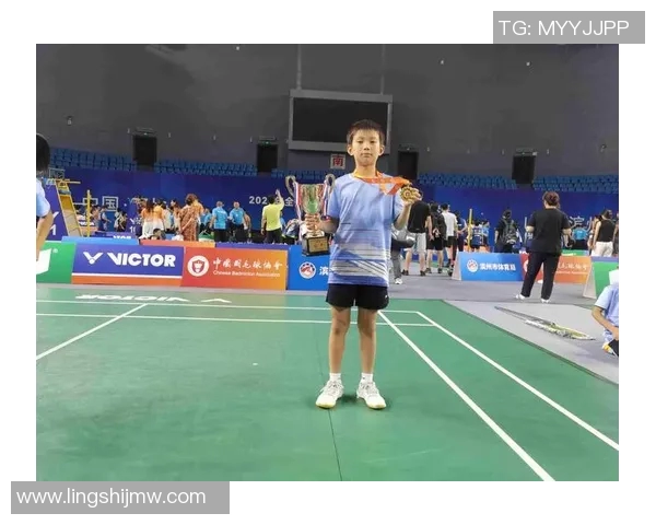 深圳羽毛球队在全国团队协作排行榜中荣登第十名展现出色团队精神与实力