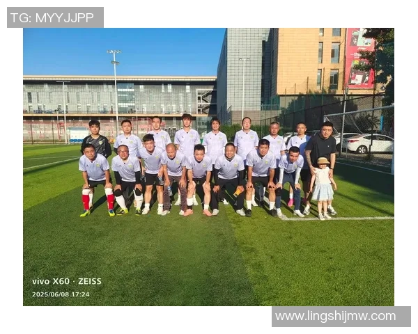 赛后复盘分析深圳足球队与杭州足球队的竞技状态与表现对比