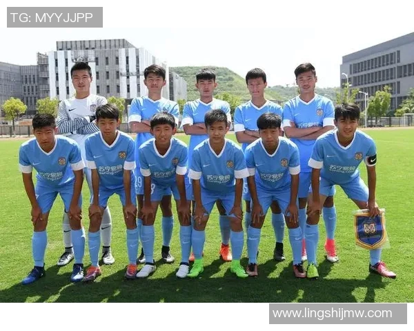 南京足球队边路渗透战术解析与实践探讨